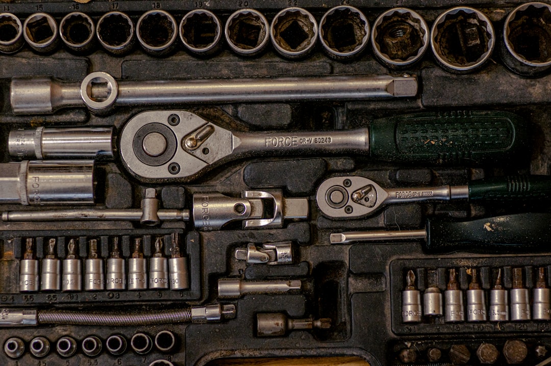 Organizované mechanické nářadí – ráčny, ořechy a bity